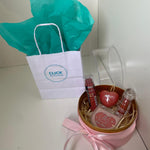 Kit Maquiagem Caixa Sweet Love – Gloss, Lip Balm de Coração, Blush Stick e Paleta