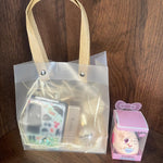 Kit Maquiagem para Presente Completo Sacolinha Premium – Máscara Vivai Glass, Batom Mágico com Flor, Espelhinho Compacto e Pó de Fada Vintage