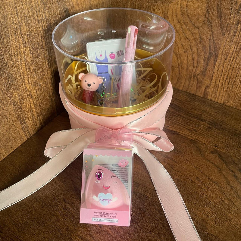 Kit Maquiagem para presente - Lip Gloss chaveiro ursinho/Caneta 4 em 1  espelho de bolsa, caixa não precisa montar