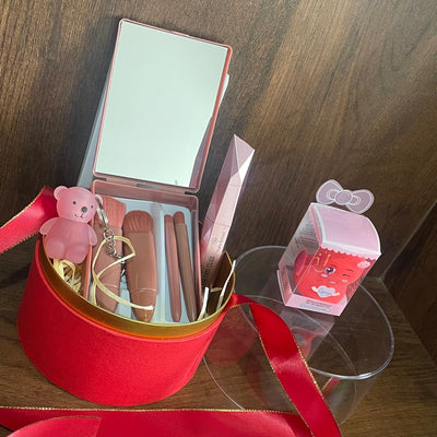 Kit Maquiagem para presente Caixa Sweet Love com Estojo de Espelho, Pincéis e Rímel